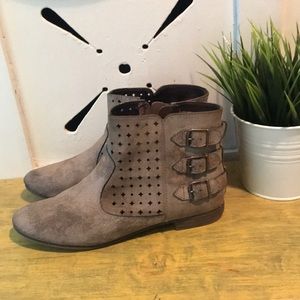 EUC ankle boots